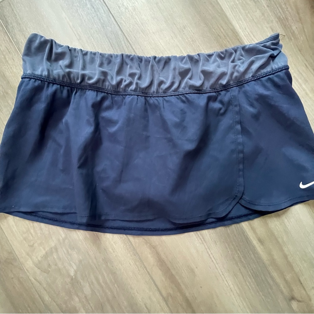 Nike Womens Skort Blue Size L some fading peeling see pictures